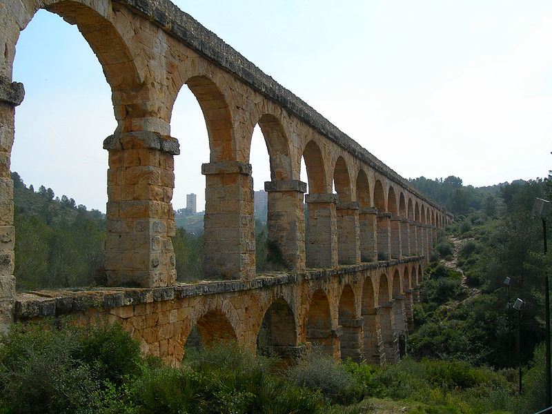 Roman Aqueduct, Tarragona, Spain by Wikimedia user Pamela McCreight (CC BY-SA 2.0)