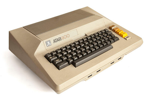 Atari 800 by Wikimedia user Bilby (CC BY 3.0)